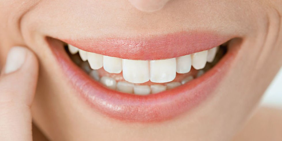 how to get white teeth naturally